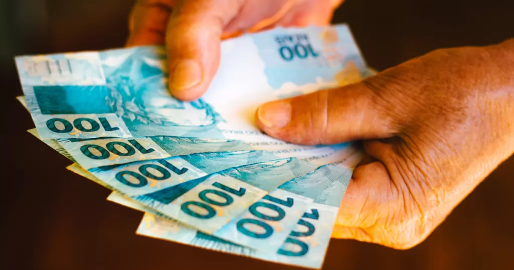 Aumento do Salário Mínimo. Imagem: Canva.